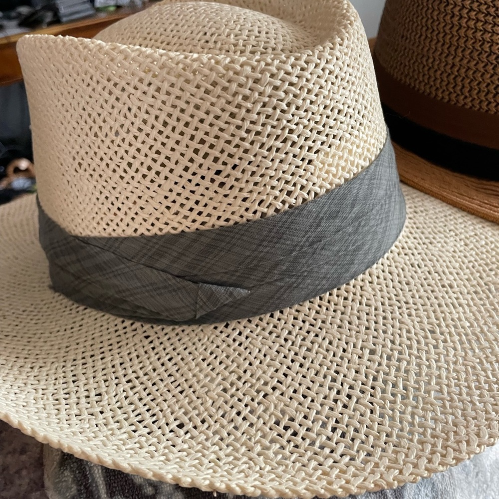 Straw Hat men’s or women’s breathable lite cream color